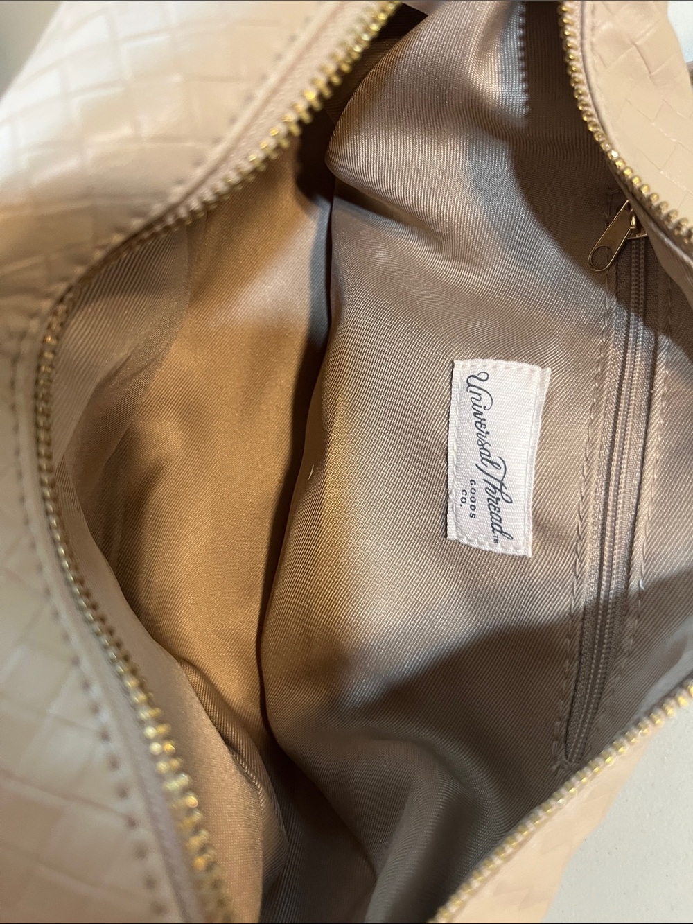 Universal Thread Woven Crossbody Bag in Light Taupe - Picture 3 of 3
